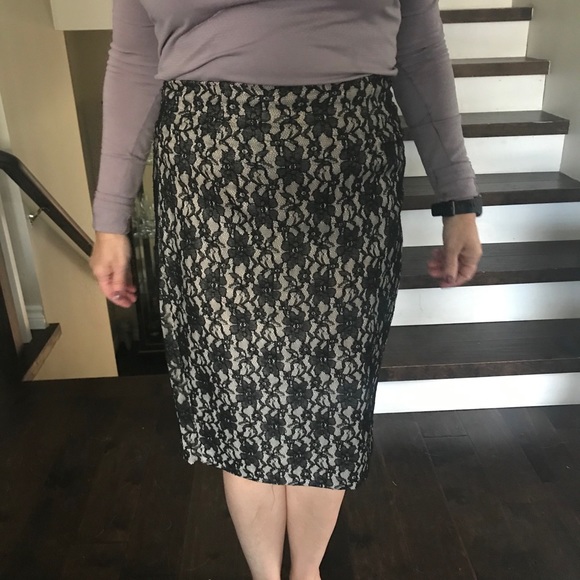 Lace pencil skirt - Picture 1 of 2